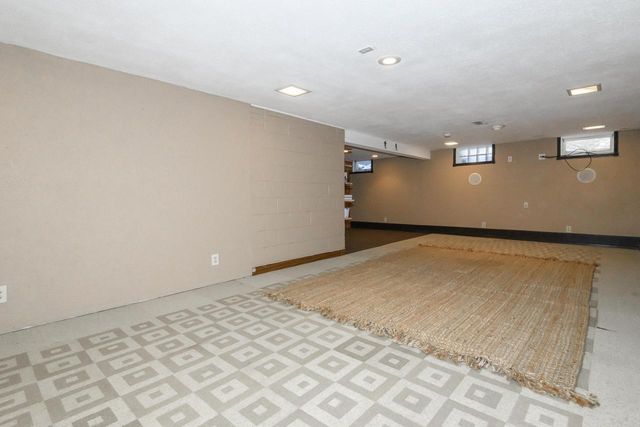 902 Lake DRIVE, South Milwaukee, WI 53172