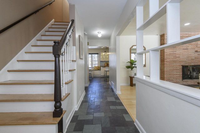 902 Lake DRIVE, South Milwaukee, WI 53172