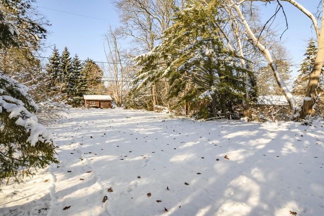 902 Lake DRIVE, South Milwaukee, WI 53172