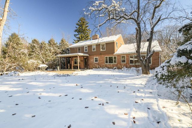 902 Lake DRIVE, South Milwaukee, WI 53172