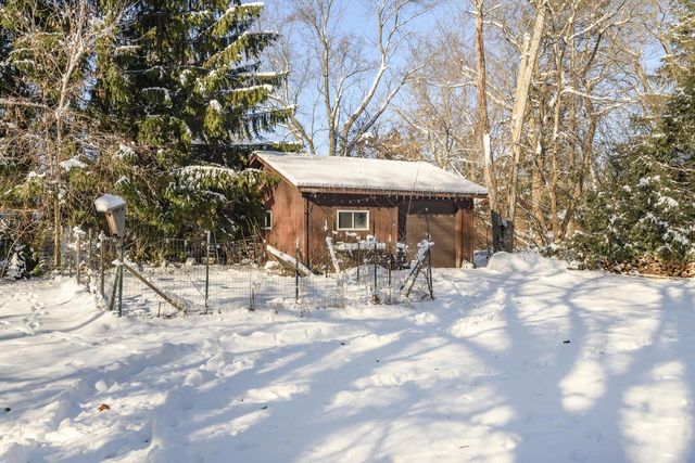 902 Lake DRIVE, South Milwaukee, WI 53172