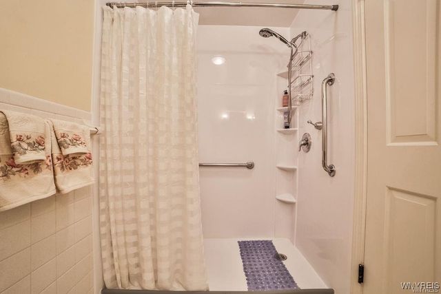 1370 Maple Road 1, Amherst, NY 14221