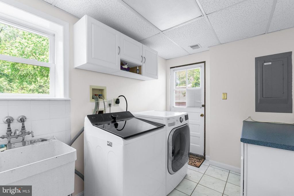 Image 15 of property listing at 19320 RICHWOOD CT, Brookeville, MD 20833
