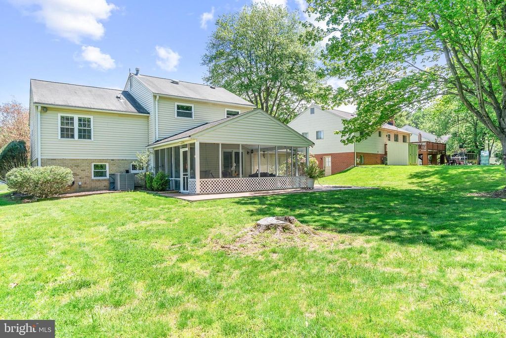 Image 37 of property listing at 19320 RICHWOOD CT, Brookeville, MD 20833