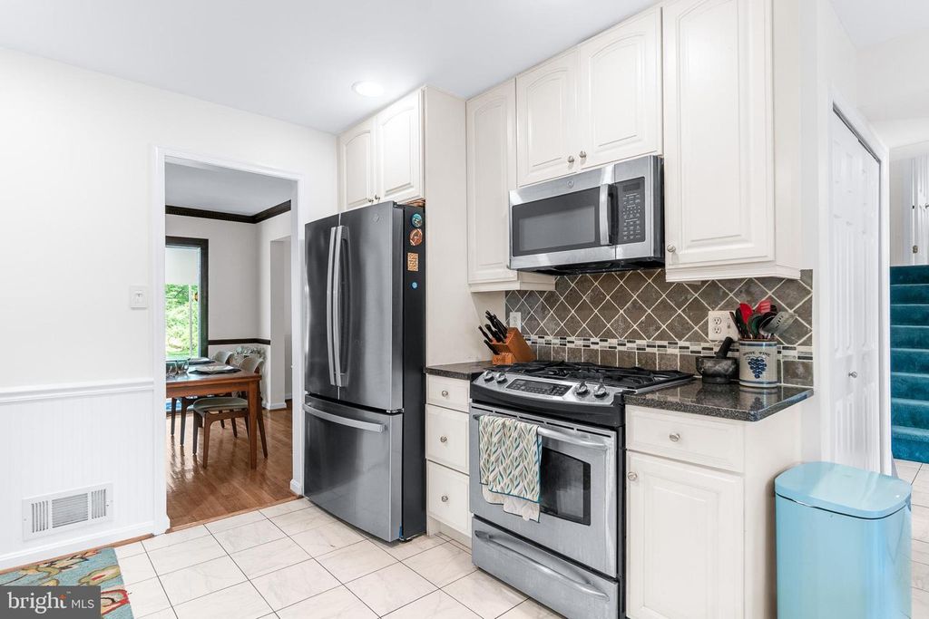 Image 9 of property listing at 19320 RICHWOOD CT, Brookeville, MD 20833