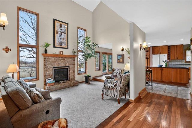 690 Ridge View Lane, Oregon, WI 53575