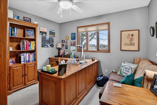 690 Ridge View Lane, Oregon, WI 53575