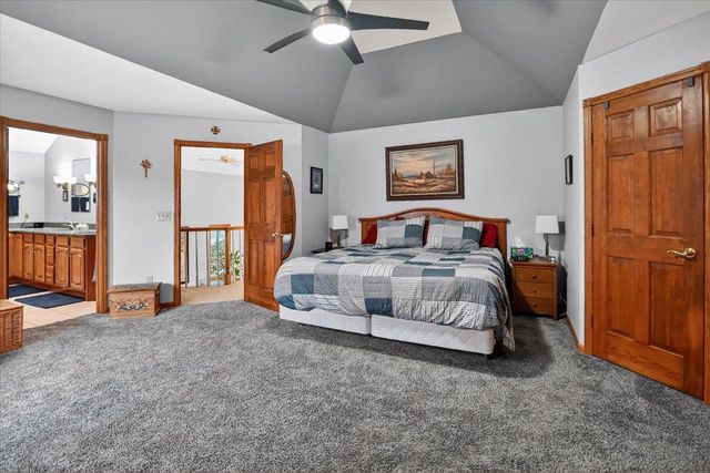 690 Ridge View Lane, Oregon, WI 53575