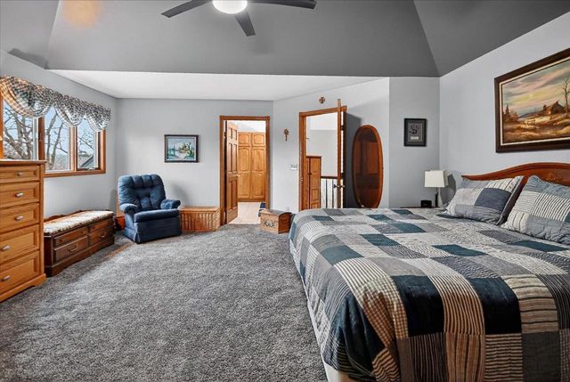 690 Ridge View Lane, Oregon, WI 53575