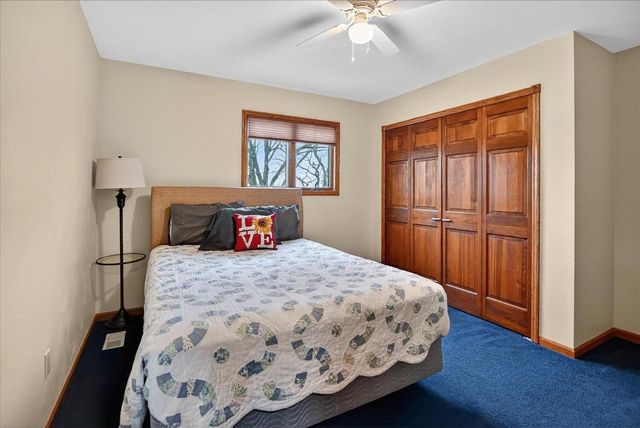 690 Ridge View Lane, Oregon, WI 53575