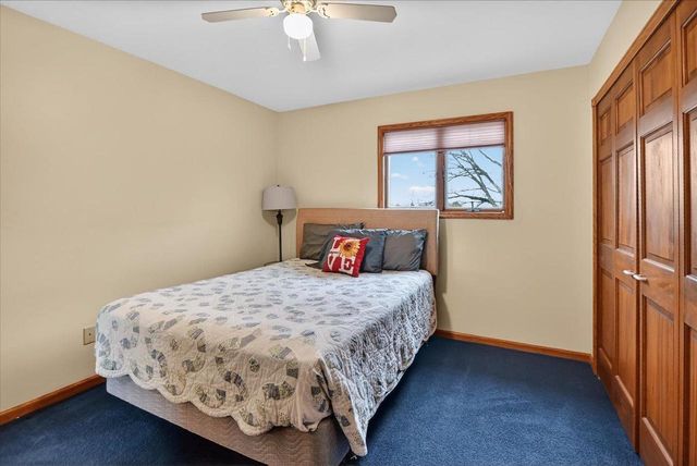 690 Ridge View Lane, Oregon, WI 53575