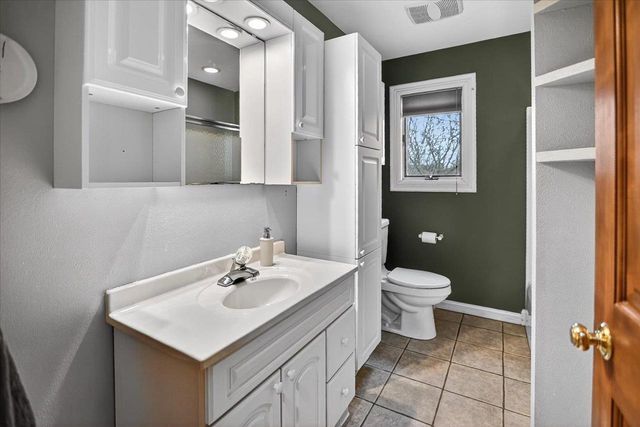 690 Ridge View Lane, Oregon, WI 53575