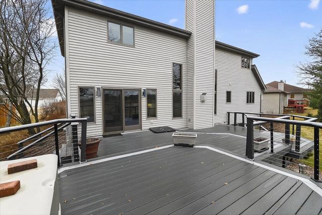 690 Ridge View Lane, Oregon, WI 53575