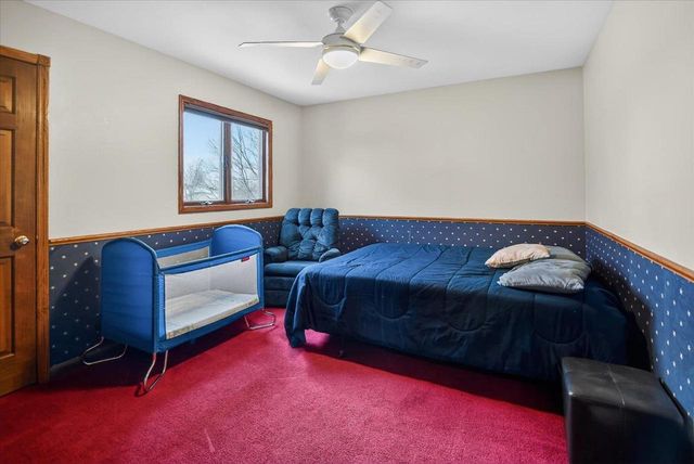 690 Ridge View Lane, Oregon, WI 53575