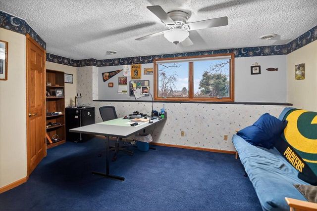 690 Ridge View Lane, Oregon, WI 53575