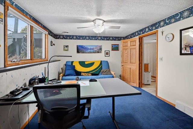 690 Ridge View Lane, Oregon, WI 53575