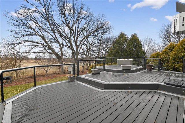 690 Ridge View Lane, Oregon, WI 53575