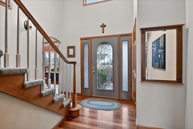 690 Ridge View Lane, Oregon, WI 53575