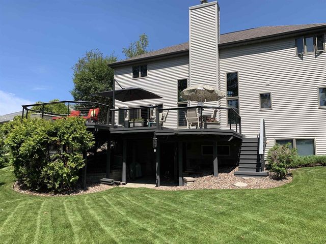 690 Ridge View Lane, Oregon, WI 53575