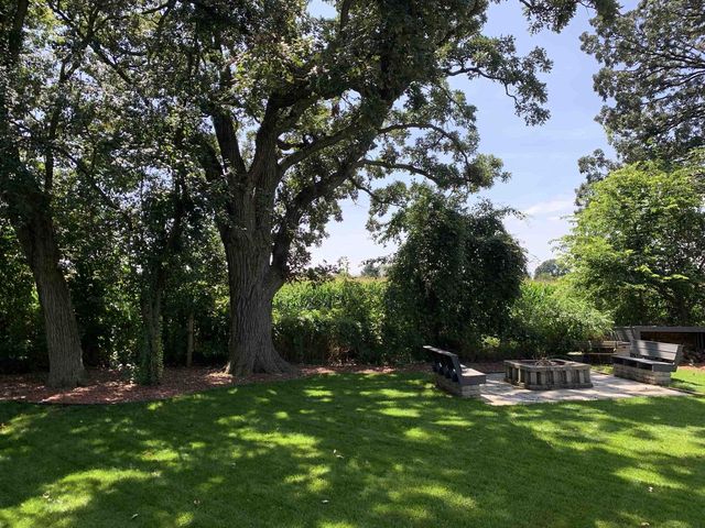 690 Ridge View Lane, Oregon, WI 53575