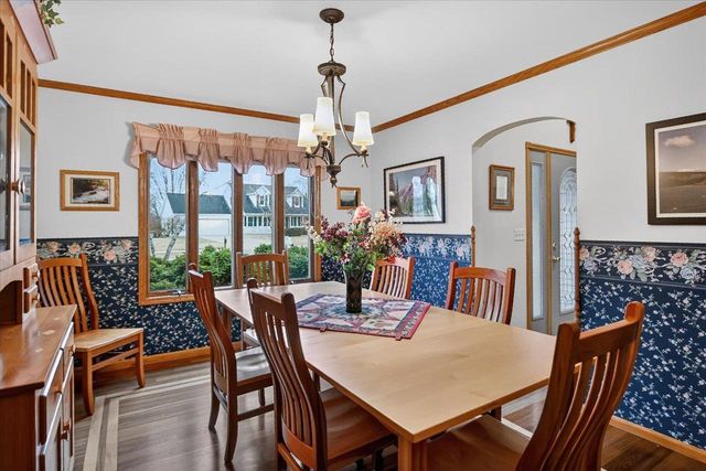 690 Ridge View Lane, Oregon, WI 53575