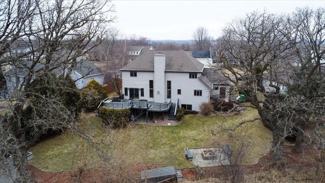 690 Ridge View Lane, Oregon, WI 53575