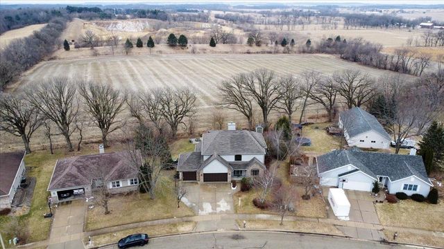 690 Ridge View Lane, Oregon, WI 53575