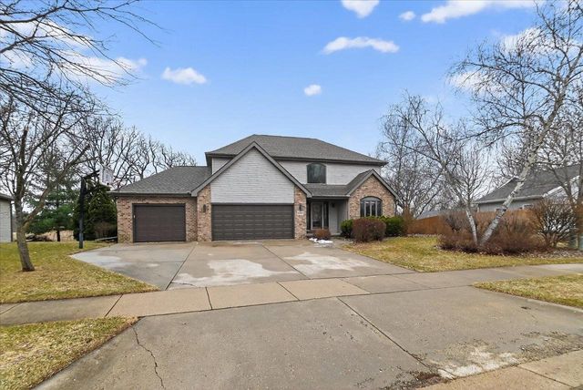 690 Ridge View Lane, Oregon, WI 53575