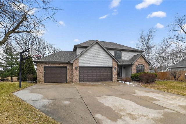 690 Ridge View Lane, Oregon, WI 53575