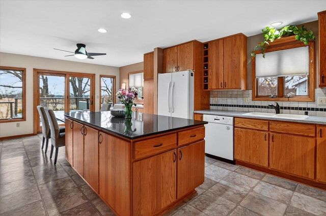 690 Ridge View Lane, Oregon, WI 53575