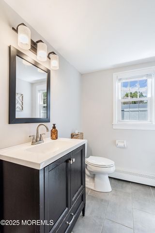 15 Oak Leaf Lane, Toms River, NJ 08755