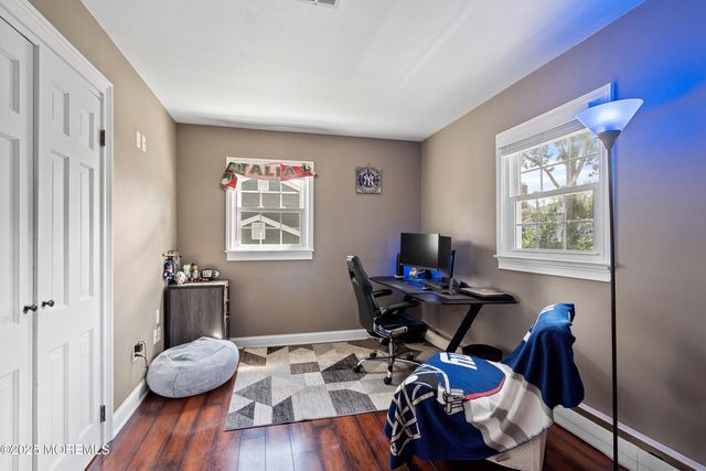 15 Oak Leaf Lane, Toms River, NJ 08755