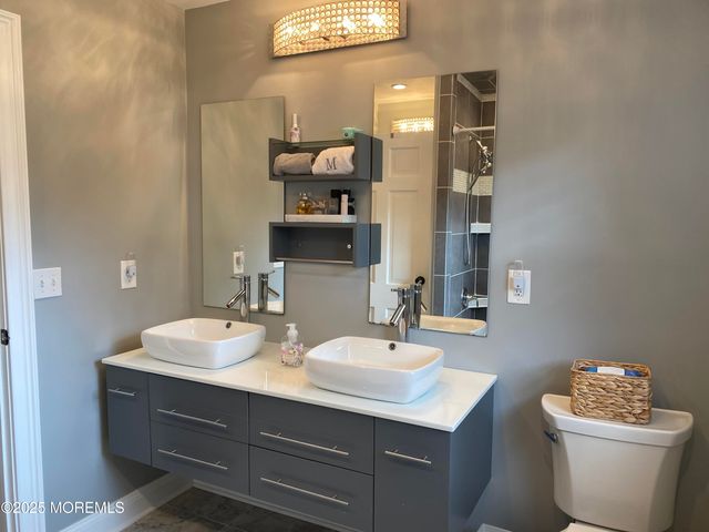 15 Oak Leaf Lane, Toms River, NJ 08755