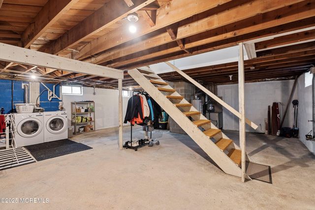 15 Oak Leaf Lane, Toms River, NJ 08755