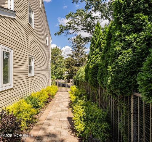15 Oak Leaf Lane, Toms River, NJ 08755