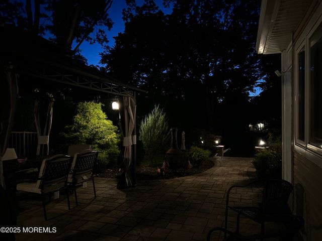 15 Oak Leaf Lane, Toms River, NJ 08755