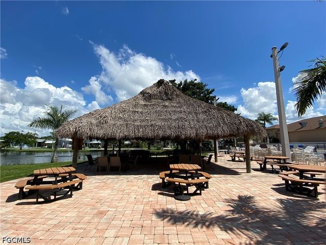 33 Poinsettia DR, Fort Myers, FL 33905