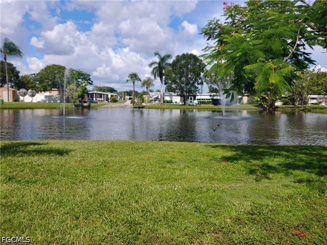 33 Poinsettia DR, Fort Myers, FL 33905