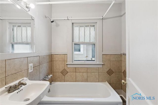 1749 Berdan Avenue, Toledo, OH 43613