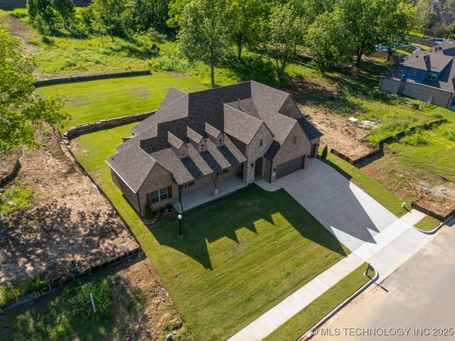 2787 Forest View Drive, Claremore, OK 74017