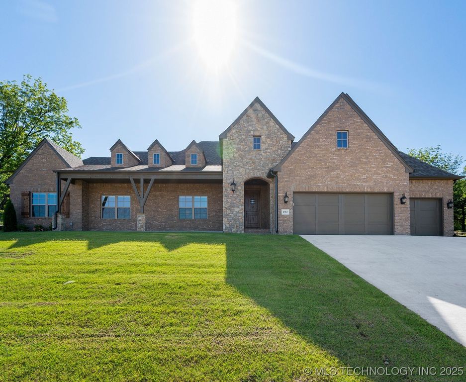 2787 Forest View Drive, Claremore, OK 74017
