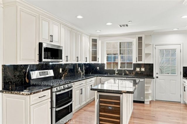 1404 N Naomi Street, Burbank, CA 91505