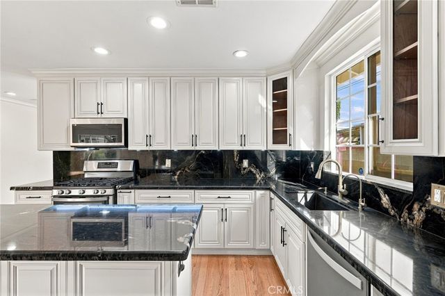 1404 N Naomi Street, Burbank, CA 91505