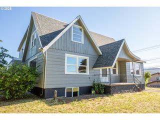 1548 Nw EDEN St, Roseburg, OR 97470