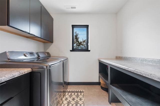 4615 Elynn Lane, Solon, IA 52333