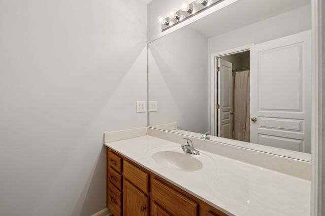 208 Northcrest Commons Cir, Nashville, TN 37211