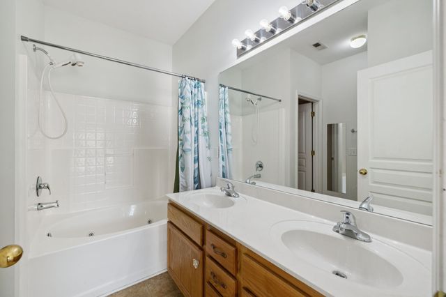 208 Northcrest Commons Cir, Nashville, TN 37211