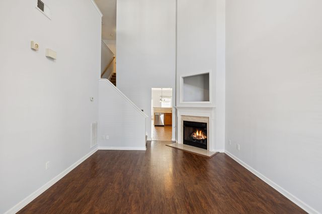 208 Northcrest Commons Cir, Nashville, TN 37211