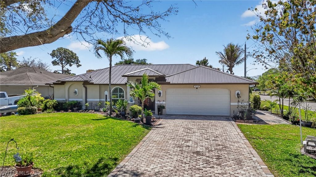 8518 Cypress DR S, Fort Myers, FL 33967