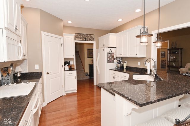 572 Foxboro Drive, Avon, IN 46123